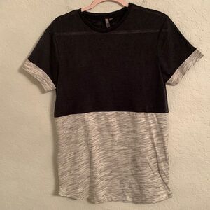 Asos Women’s T- Shirt Size Small